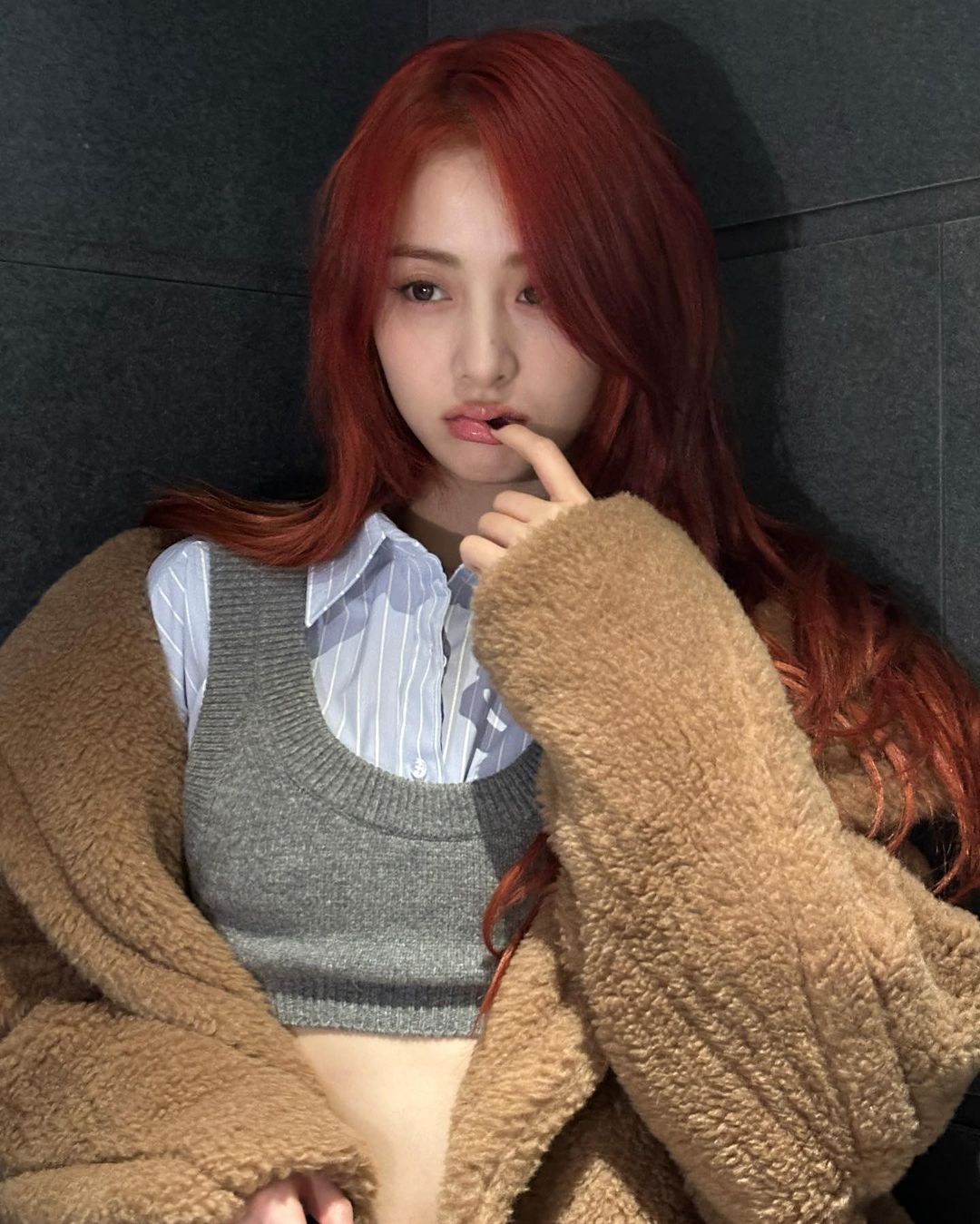 Huh Yun-jin Of LE SSERAFIM Styles Alexander Wang Camisole - Look Steal