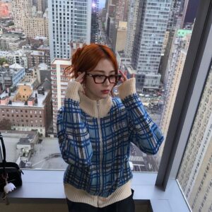 Yunjin of LE SSERAFIM Dazzles in NYC Outfit • Look Steal